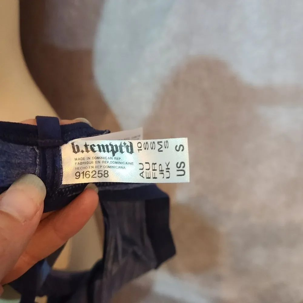 B. Tempt'd Blue Racerback Front‎ Closing Bra Size Small